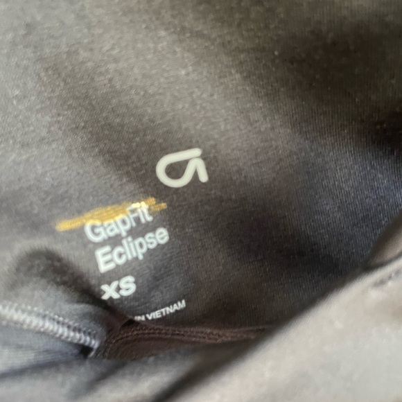 NWT Gap Eclipse Medium Support Strappy Sports Bra in Bkack. Size X-Small - Picture 6 of 7